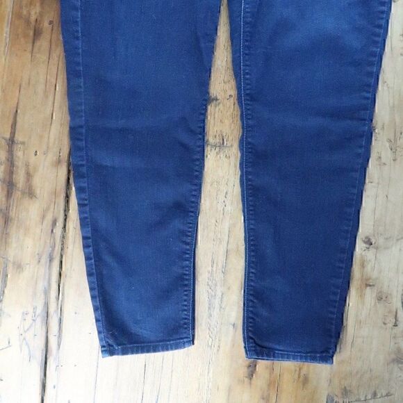 SIGNATURE BY LEVI STRAUSS & CO WOMEN'S SHAPING PULL ON SUPER SKINNY JEANS - Picture 4 of 6